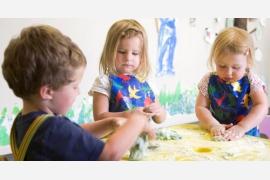 子供向け料理教室を含む特別な宿泊プログラムの一例を紹介