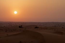 わくわくが止まらない！ 初めてのドバイ（2）デザート・サファリで体験する砂漠の太陽、アラビアンナイトの宴
