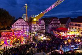 ファンタジーの世界へ！ゾーストの欧州最大旧市街祭り