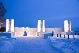 幻想的なケミ市の雪の城