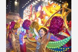 旧正月元旦の夜を、香港九龍半島のチムサアチョイで開かれるパレードで祝おう！