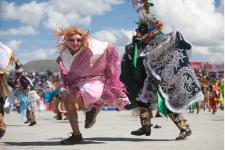 フォルクローレの祭典「カンデラリア祭」(Fiesta de la Candelaria)　2014年は50周年記念イベント、プーノで開催