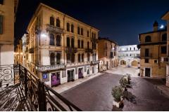 ヴェローナの街中に位置し、歴史的中心部を観光できる優れたロケーションに位置する