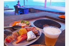 グアムの夜のお楽しみは、ビーチ・バーベキュー＆アイランドショー