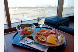 羽田空港「キャセイパシフィック・ラウンジ」は、新コンセプトの美食ラウンジ