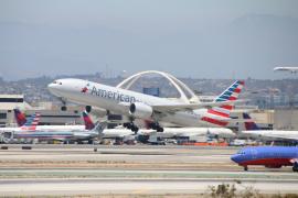 世界最大のエアライン　‐　アメリカン航空のファーストクラスに乗った！