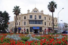 オークランド市街を見渡すクラシカルな「Ｔｈｅ Ｅｓｐｌａｎａｄｅ Ｈｏｔｅｌ」