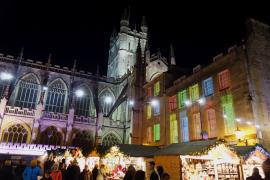 ローマ時代の温泉の町、イギリス・バースのクリスマスマーケット