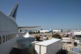 パリ エアショー　ライバル航空機の存在が技術を磨く