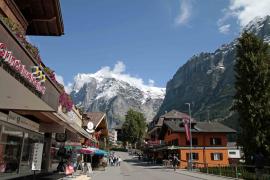 スイスアルプスの景観浴へ！　インターラーケンから山を目指す