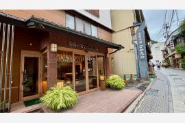 渋温泉の魅力を今に伝える歴史ある100年宿「春蘭の宿 さかえや」