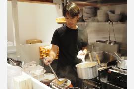 国民食・ラーメンの新店に、東急東横線の電車でＧＯ！