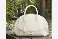 フェラガモから新ハンドバッグコレクション”FIAMMA”がデビュー！ 