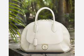 フェラガモから新ハンドバッグコレクション”FIAMMA”がデビュー！ 