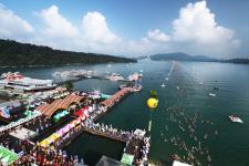 中秋の名月前後に開催される「日月潭遠泳大会」
