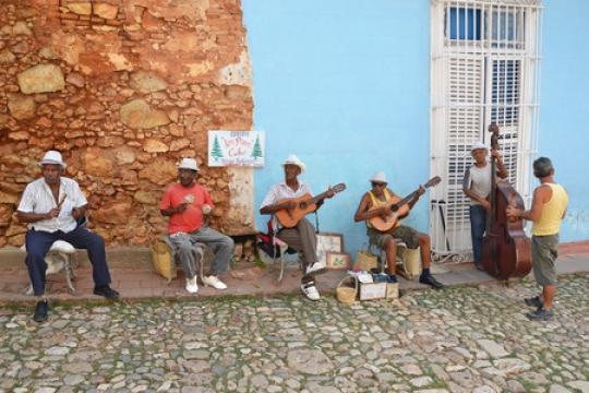 キューバ音楽の世界へようこそ Risvel