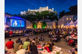 若者に人気の夏のオーストリアの音楽祭