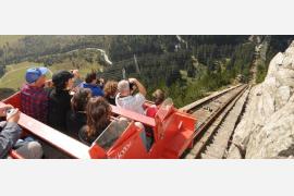 ありえない角度!?　ヨーロッパ一急勾配のケーブルカー　スイス・ゲルマーバーン