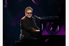 ラスベガスでエルトン・ジョン年末スペシャルショー開催