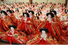 成長と幸せを祈る早春の祭「雛の里・八女ぼんぼりまつり」
