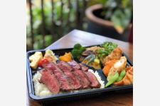 ワイキキの人気レストラン、お得なお弁当＆テイクアウトメニューを提供中！