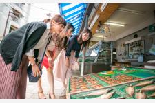 伊豆の港町、網代温泉の干物やグルメを楽しむ「網代温泉ひもの祭り」