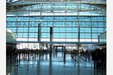 サンフランシスコ国際空港のセラピープログラム「ワグ・ブリゲード」10周年