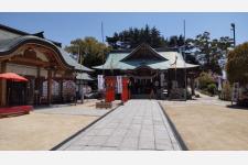 しまなみ海道の因島、大山神社で犬と一緒に厄を祓い無病息災を祈る祭り「わんこ祭」