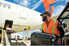 世界一忙しい空港の舞台裏で進む革新。AIで挑む「手荷物輸送の確実性」