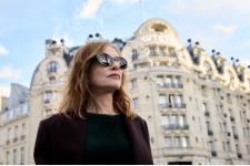 マンダリン オリエンタル ルテシア パリ、イザベル・ユペールをテーマにしたスイートにカンヌ着用ドレスや写真作品を追加