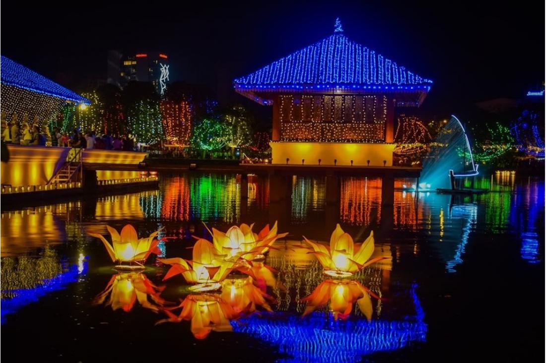 祈りと祝祭に彩られた島スリランカ　4月の新年祭と5月の仏教行事の季節に旅する