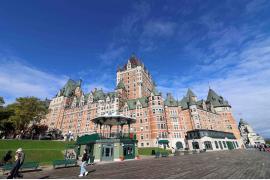 王冠と言われるホテルを中心に散策でまわる世界遺産の都市ケベックシティ
