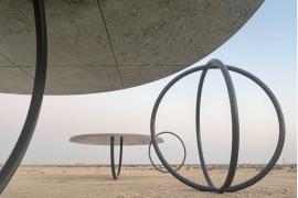 まるでSF映画の世界!?　砂漠に出現したオラファー・エリアソンの巨大インスタレーション　～アートなカタール #2