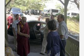 宗教家 チベット仏教の最高指導者ダライラマ（Dalai Lama)、クアロア・ランチを訪問 