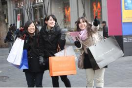観光客に人気の韓国ショッピングアイテムは？