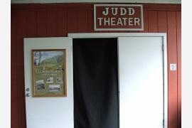 クアロア無料映画館「Judd Theater」の改装工事完了 〜スクリーン画面が明るく色鮮やかになりました〜