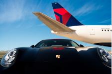 デルタ航空、ポルシェによる空港内移動サービスを米国主要4空港で提供