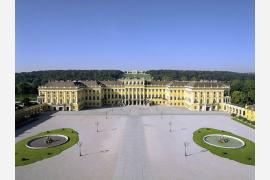 ウィーンを象徴する世界遺産の宮殿に誕生した1室だけのホテルとは？