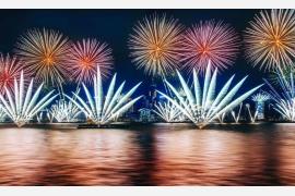 アジアで最も華やかな、香港ニューイヤー・カウントダウン  2019 年はビクトリア・ハーバーを彩る花火と音楽のショーで幕開け！ 
