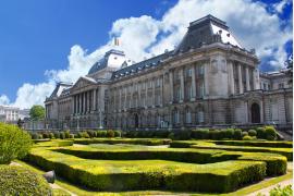 夏季限定で公開されるブリュッセルの王宮