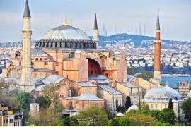 トルコを代表する世界遺産アヤソフィア