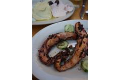 タコのグリル。ギリシャ料理は初めてだったが、日本人にはかなりなじみやすい味かも