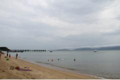 雨期なだけに、天気はよくないけれどビーチでまったりは可能