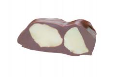 チョコレートの甘さとマカデミアナッツの香ばしい食感が絶妙なハーモニー
