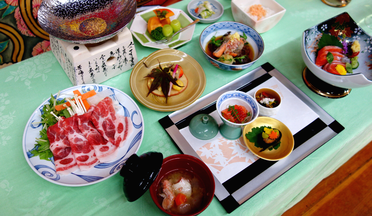 『富士の介フェア』メニューの1例。『甲州富士桜ポーク』のほか、どの料理にも山梨県産食材がたっぷり！